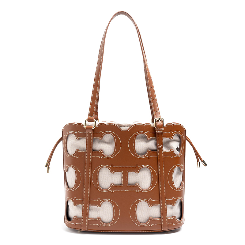 CH Tote Bag Cutout Logo Large  - Luxury Bags No Logo ulasan dan harga